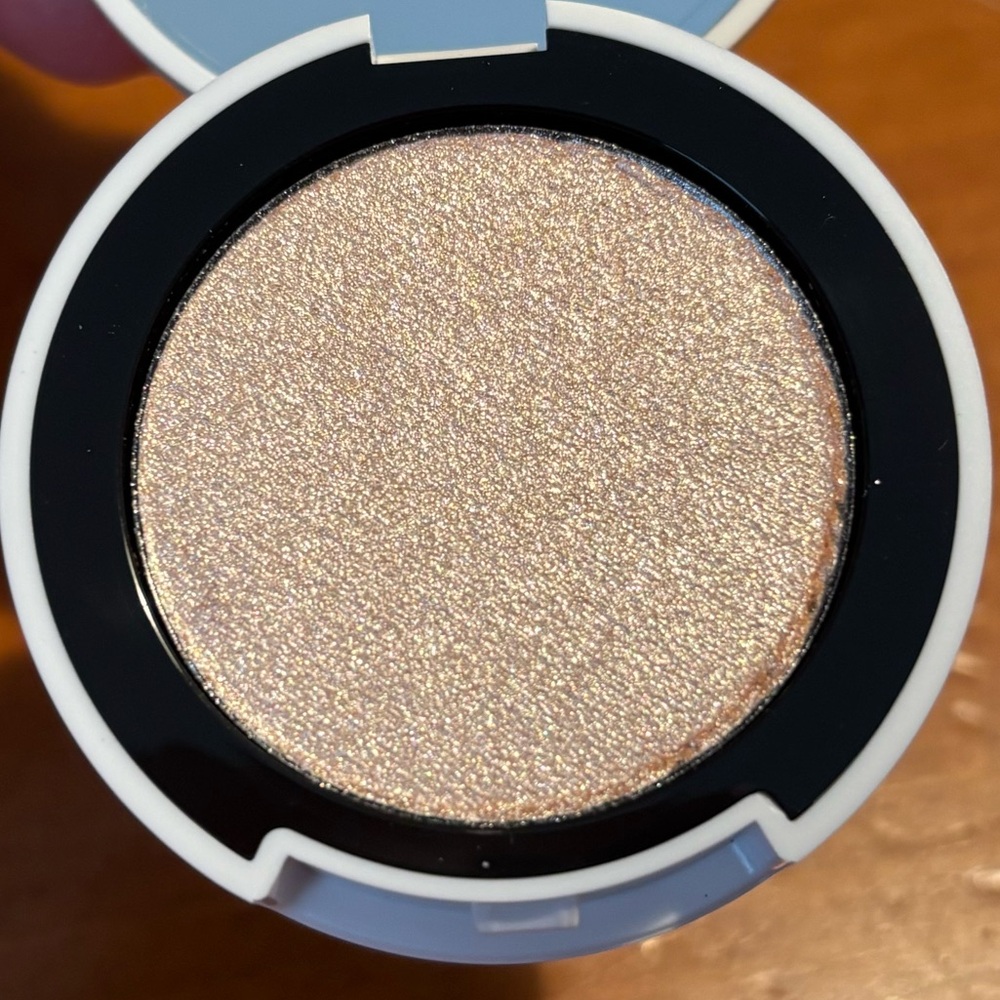 NARS Light Reflecting Luminizing Powder - Picture 8 of 16